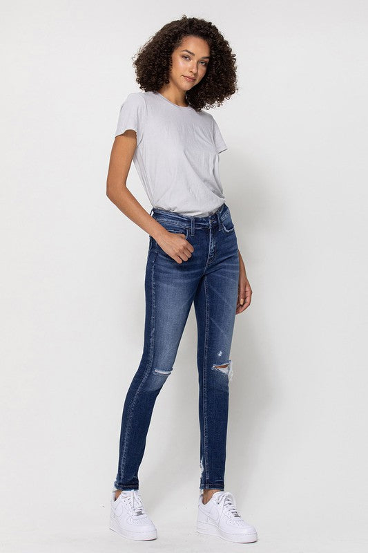 Mid Rise Ankle Skinny W/Distressed Hem